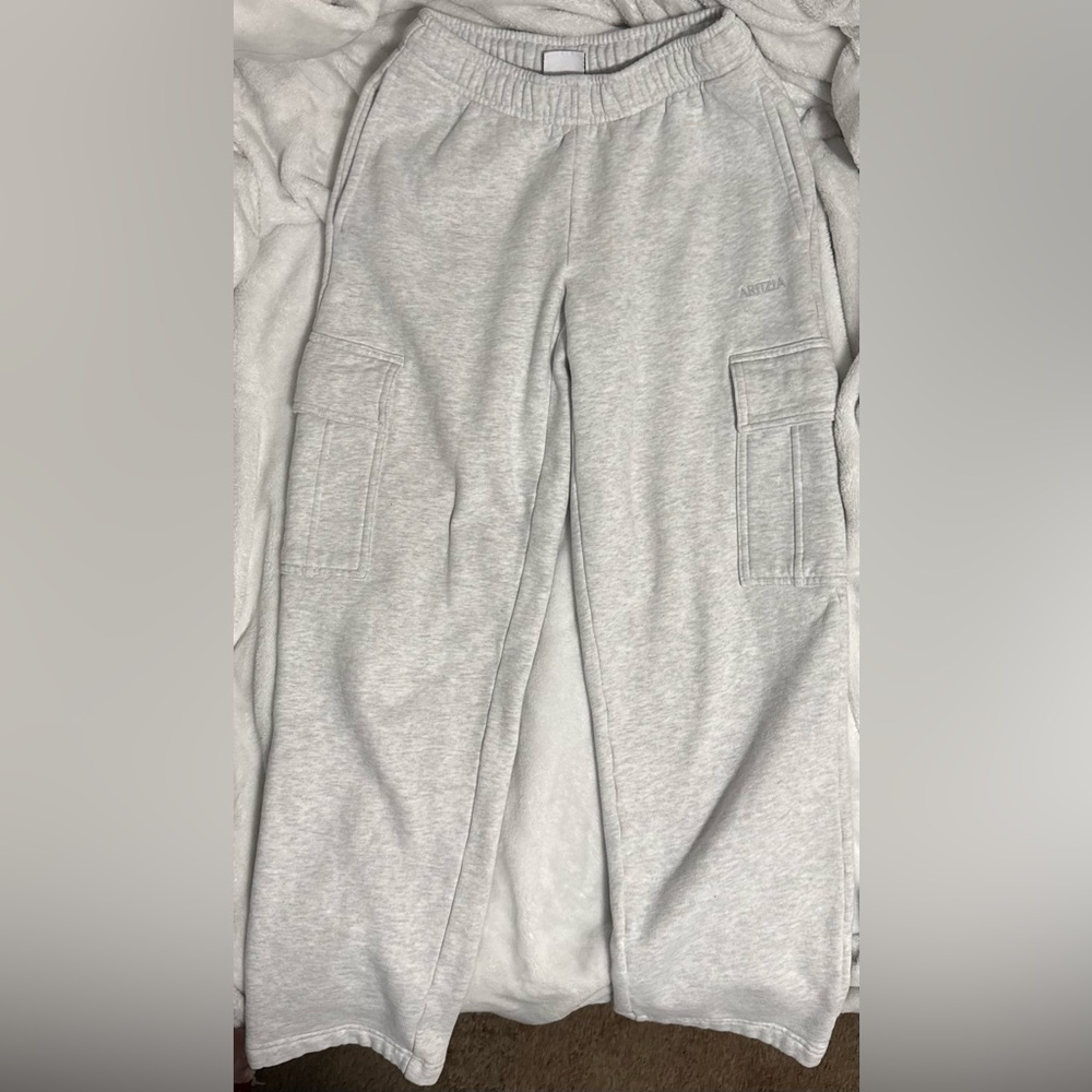 ARITZIA Soft Fleece Cargo Sweatpant Women’s XXS